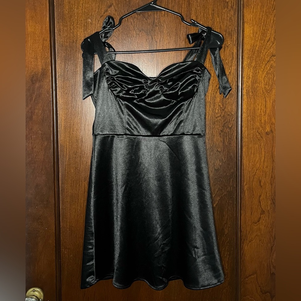 Lucy in the Sky Shoulder Tie Mini Dress Size Small